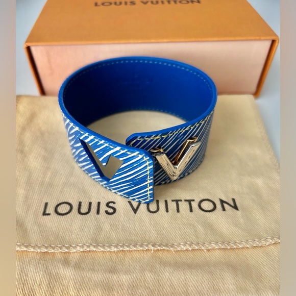 LOUIS VUITTON Twist Bracelet - Picture 7 of 7